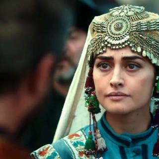 Esra Bilgiç wallpaper