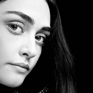 Esra Bilgiç wallpaper