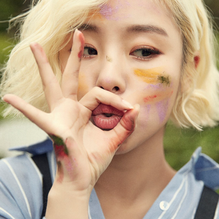 Wheein phone wallpaper