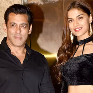 Saiee Manjrekar wallpaper