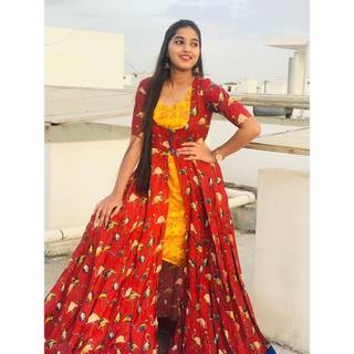 Pranavi Manukonda wallpaper