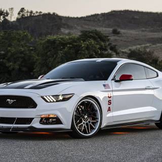 White Ford wallpaper