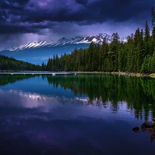 Lake in the valley wallpaper