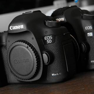 Canon EOS 5D wallpaper
