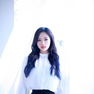 Loona  Olivia Hye phone HD wallpaper