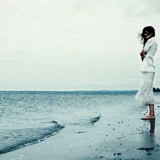 Lonely women wallpaper