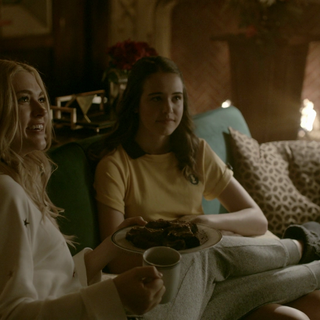 Lizzie Saltzman wallpaper