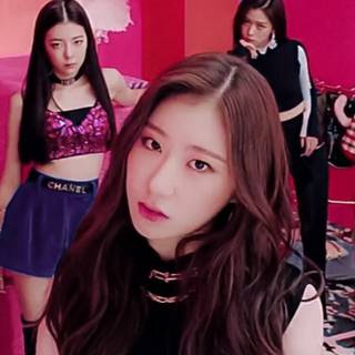 Chaeryeong Itzy wallpaper