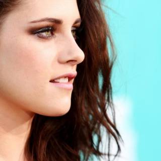 Kristen Stewart iPhone wallpaper