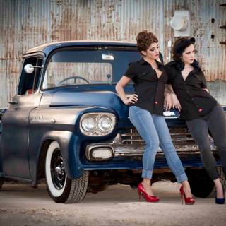 Low trucks desktop wallpaper