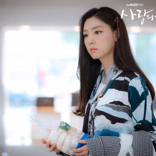 Seo Ji-hye wallpaper