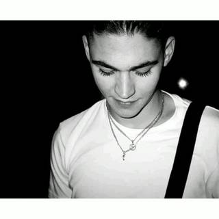 Hero Fiennes-Tiffin desktop wallpaper