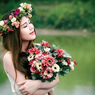 Women and flower wallpaper