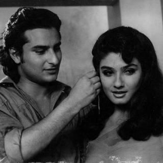 Raveena Tandon retro HD wallpaper