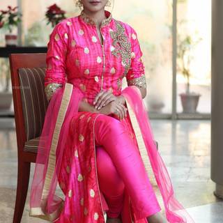 Varshini Sounderajan wallpaper