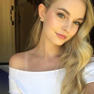 Karley Scott Collins wallpaper