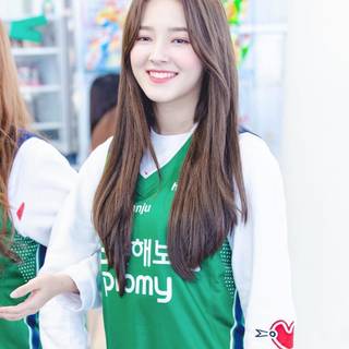 Nense Momoled HD wallpaper