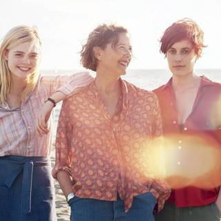 20th Century women wallpaper