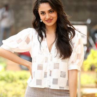 Malavika Nair wallpaper