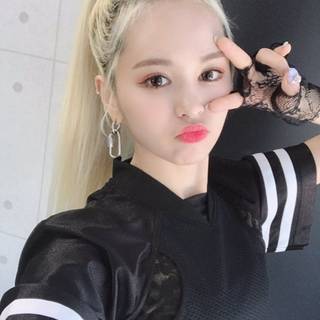 E:U Everglow wallpaper