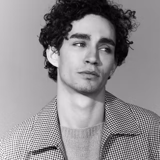 Robert Sheehan wallpaper