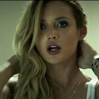 Sarah Dumont wallpaper