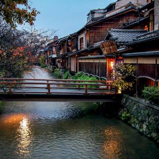 Springtime in Kyoto wallpaper