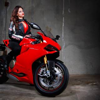 Women on bikes wallpaper