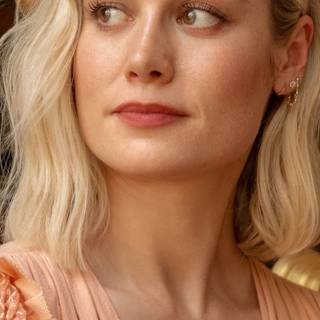 HD Hollywood actress Android mobile wallpaper