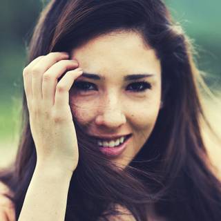 Women smiling wallpaper