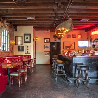 90s restaurant aesthetic wallpaper