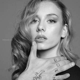 Ester Expósito HD wallpaper