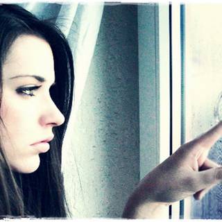 Facebook women wallpaper