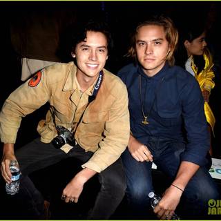 Cole and Dylan Sprouse wallpaper