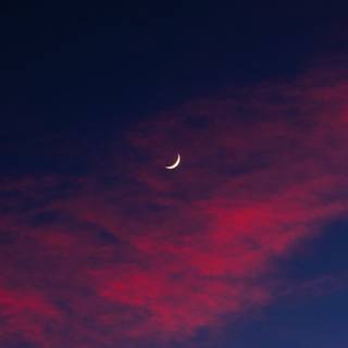 iPhone crescent moon wallpaper