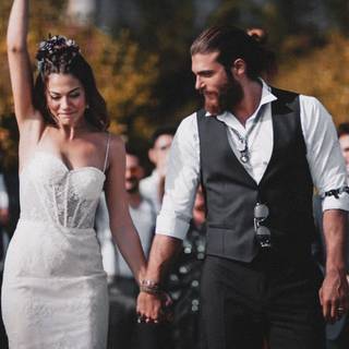 Sanem Aydın wallpaper