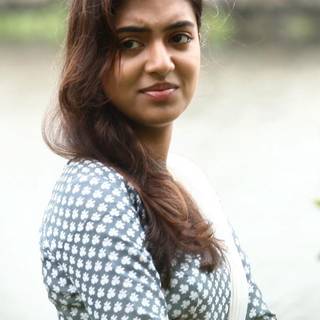 Nazriya cute HD iPhone wallpaper
