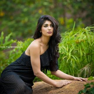 Aditi Prabhudeva wallpaper