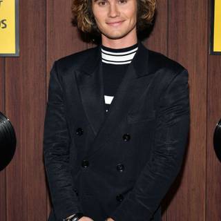 Chase Stokes wallpaper