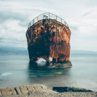 Ship Ultra HD wallpaper