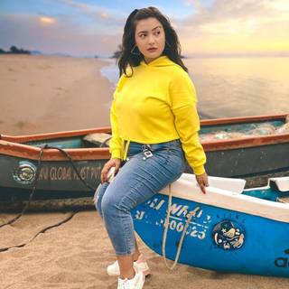 Aashika Bhatia wallpaper