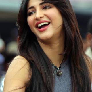 Shruti Hassan iPhone wallpaper