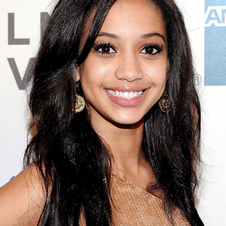 Samantha Logan wallpaper