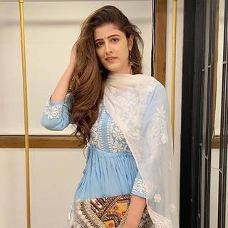 Nupur Sanon wallpaper