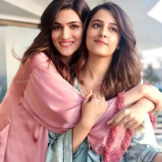 Nupur Sanon wallpaper