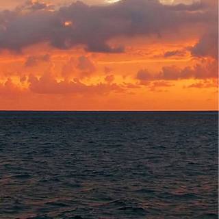 Sunset in the ocean wallpaper