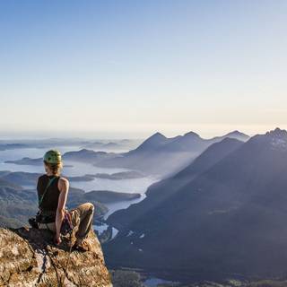 Women climbing wallpaper