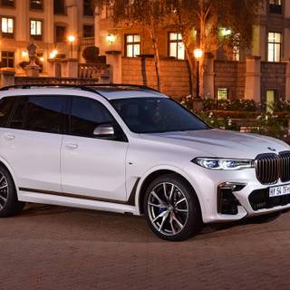 BMW X7 desktop wallpaper