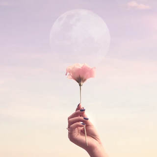 Aesthetic girl laptop wallpaper