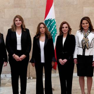 Qualified women wallpaper